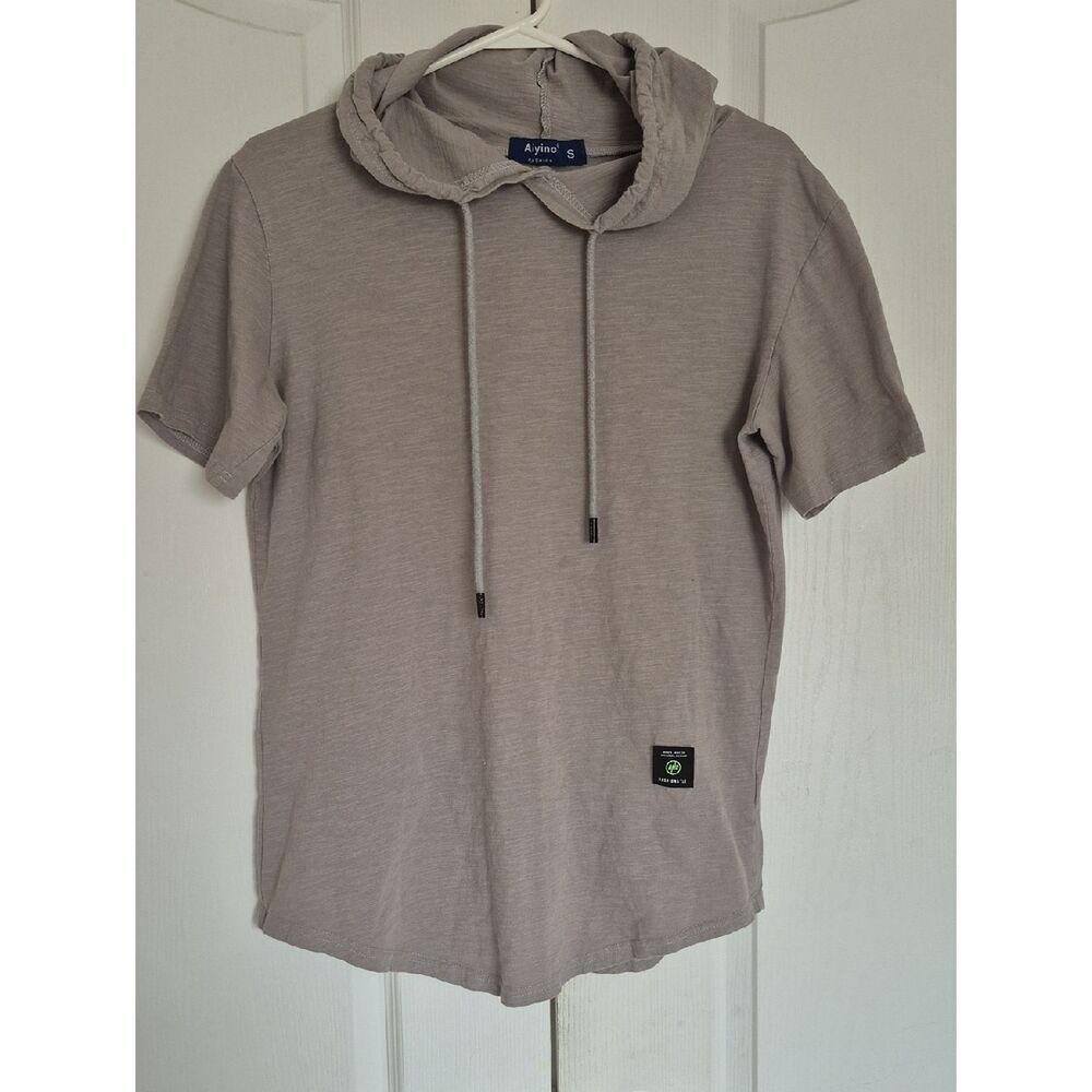 Short-Sleeve Hooded Tee in Light Taupe